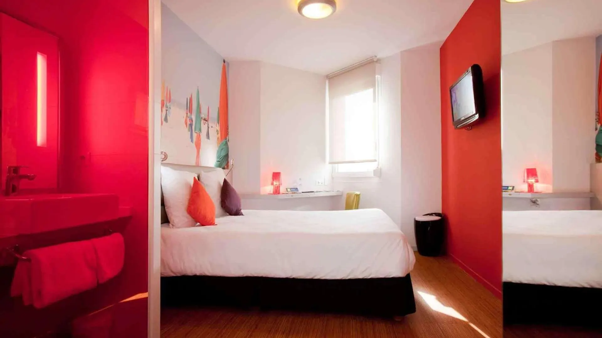 Ibis Styles Saint Brieuc Gare Centre Hotel 3*, Saint-Brieuc